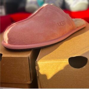 Brand New Pink UGG Slippers🍬